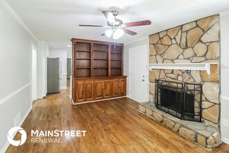 5672 Beechwood Dr SW in Stone Mountain, GA - Foto de edificio - Building Photo