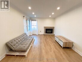 12 Wakil Dr in St Catharines, ON - Building Photo