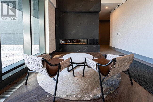 1007 The Queensway in Toronto, ON - Building Photo - Building Photo