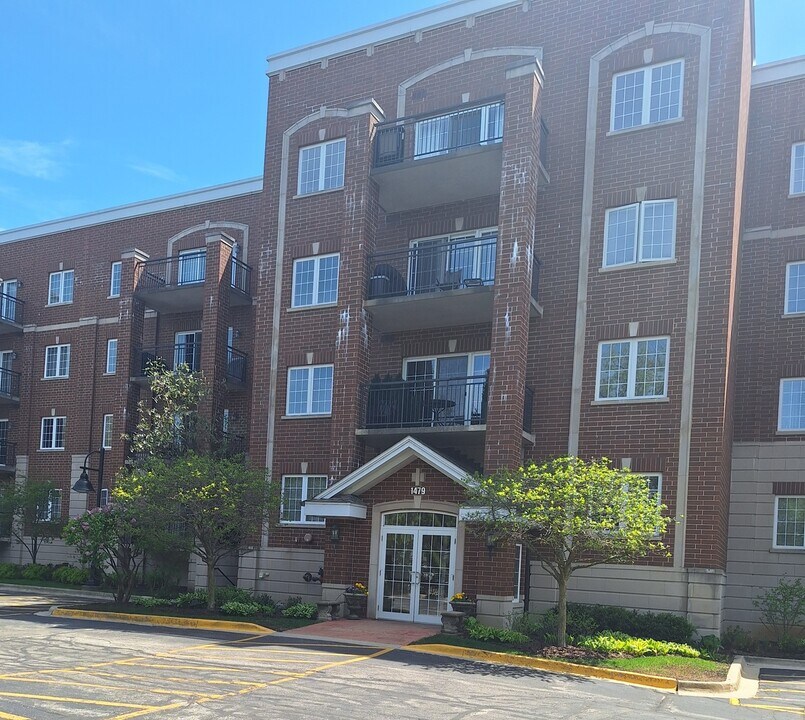 1479 N Milwaukee Ave in Libertyville, IL - Building Photo