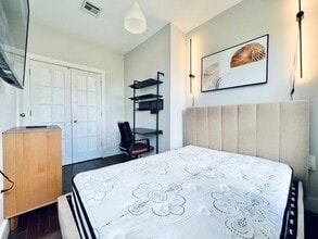 Furnished room/NOT APARTMENT in Brooklyn, NY - Foto de edificio - Building Photo