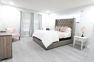 9740 Pecan Tree Dr in Boynton Beach, FL - Building Photo - Building Photo