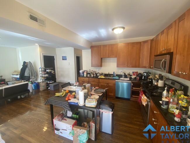29 Commonwealth Ter, Unit 3