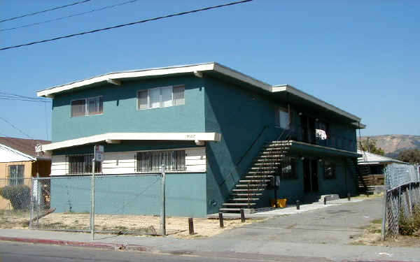 7600-7602 Lockwood St in Oakland, CA - Foto de edificio - Building Photo