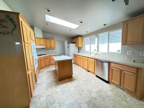 6999 Dodge Rd in Colusa, CA - Building Photo - Building Photo