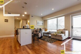 9 Glencoe St in Boston, MA - Building Photo