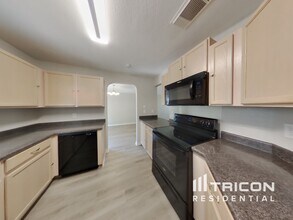 7814 Cortland Oak in San Antonio, TX - Building Photo - Building Photo