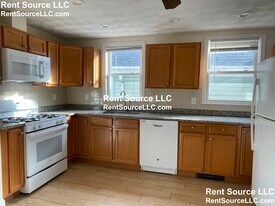 1094 Cambridge St in Cambridge, MA - Building Photo