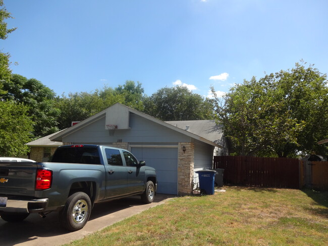 901 Ken St, Unit B in Austin, TX - Building Photo - Building Photo