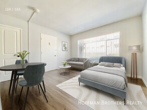 1661 N Bronson Ave, Unit 9 in Los Angeles, CA - Foto de edificio - Building Photo