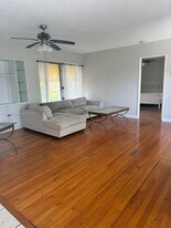 90 Isle of Venice Dr in Fort Lauderdale, FL - Building Photo