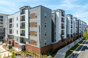 Statehouse Woodward in Tallahassee, FL - Building Photo