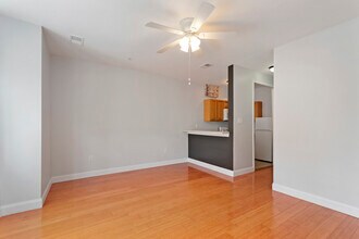 1722 Marlton Ave, Unit 2 in Philadelphia, PA - Foto de edificio - Building Photo