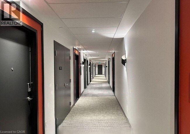 210 Erb St. W in Waterloo, ON - Building Photo - Building Photo