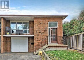 134 Jade Crescent in Brampton, ON - Building Photo