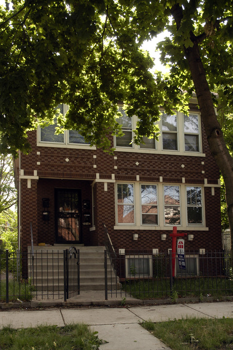 6839 Maplewood Ave in Chicago, IL - Building Photo