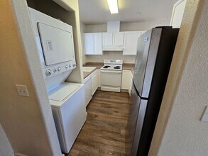 449 Holcomb Ave in Reno, NV - Foto de edificio - Building Photo