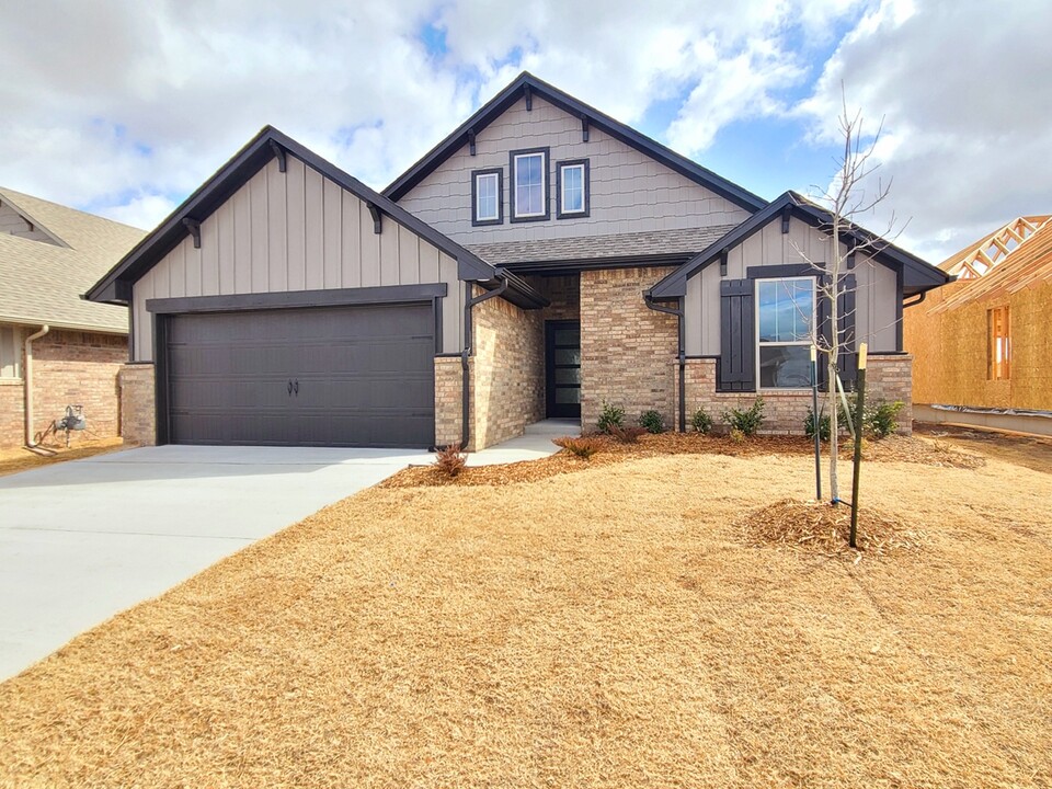 12204 Ava Grace Ln in Yukon, OK - Building Photo