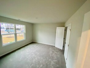 1346 Rosepine Drive in Cary, NC - Foto de edificio - Building Photo