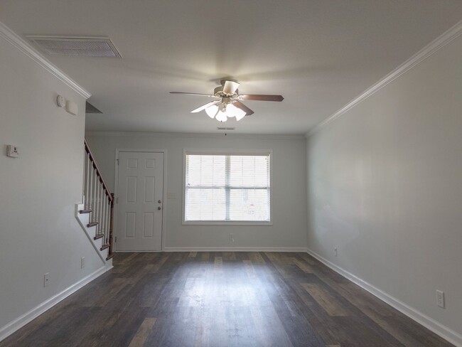 323 Sam Houston Cir in Clarksville, TN - Building Photo - Building Photo