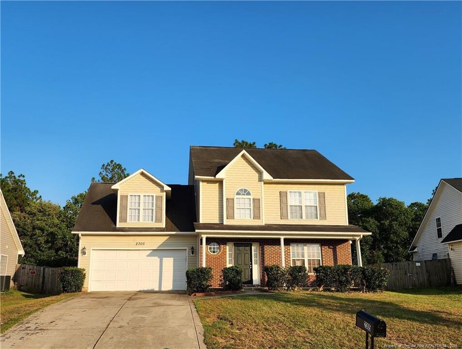 2305 Gray Goose Loop in Fayetteville, NC - Building Photo