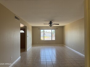 1946 E Ellis Dr in Tempe, AZ - Building Photo - Building Photo