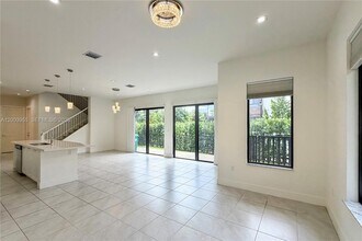 4300 NW 80th Ave in Doral, FL - Building Photo - Building Photo