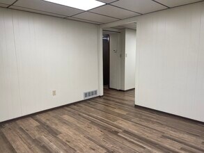 84 Nutter Ct, Unit 1 in Williamstown, WV - Building Photo - Building Photo