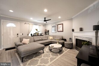 7903 Old Carriage Trail in Alexandria, VA - Building Photo - Building Photo