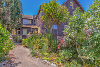 270 Central Ave in Pacific Grove, CA - Building Photo - Building Photo