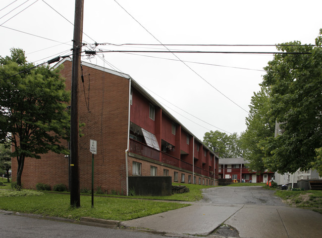 Ravenna Village in Ravenna, OH - Building Photo - Building Photo