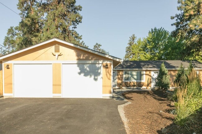 property at 437 SE Railroad St