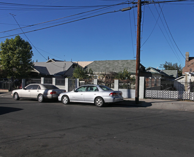 1233 Kenmore Ave in Los Angeles, CA - Building Photo - Building Photo