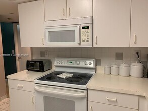3300 NE 191st St, Unit 1101 in Aventura, FL - Building Photo - Building Photo