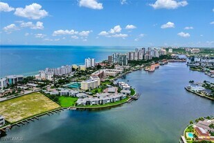 3410 Gulf Shore Blvd N in Naples, FL - Building Photo