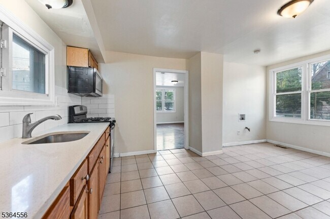 718 S 13th St in Newark, NJ - Building Photo - Building Photo