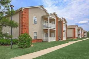 Park at Lemoyne in D'Iberville, MS - Building Photo