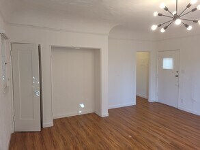 2040 Argyle Ave in Los Angeles, CA - Building Photo - Building Photo