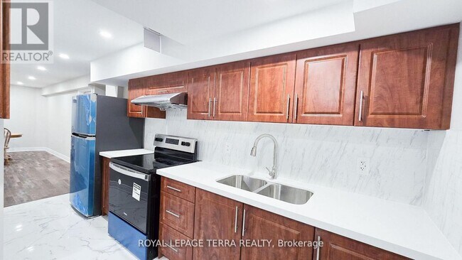 121 Ashdale Rd in Brampton, ON - Building Photo - Building Photo