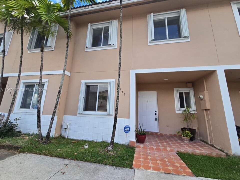 13926 SW 175th Terrace in Miami, FL - Building Photo
