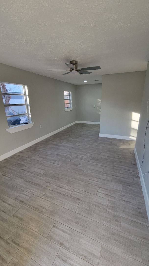4715 W Wallcraft Ave in Tampa, FL - Building Photo - Building Photo
