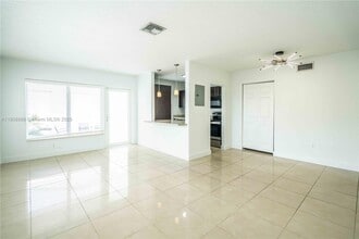 1940 Biarritz Dr in Miami Beach, FL - Building Photo - Building Photo
