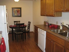 Bedford Apartments in Albertville, MN - Building Photo - Interior Photo