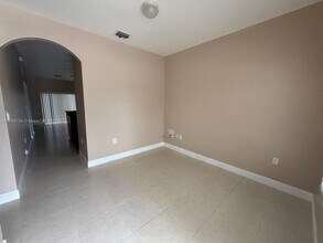 12340 SW 214th Ter in Miami, FL - Foto de edificio - Building Photo