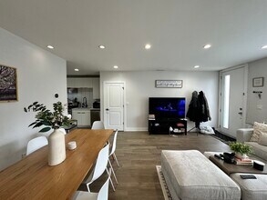 4222 N Bernard St in Chicago, IL - Building Photo - Building Photo