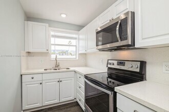 910 Jefferson Ave in Miami Beach, FL - Building Photo - Building Photo