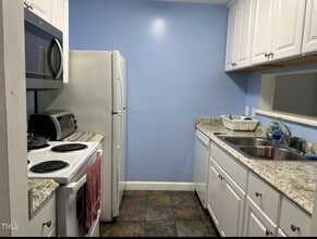 303 Smith Level Rd, Unit 32 in Chapel Hill, NC - Building Photo - Building Photo
