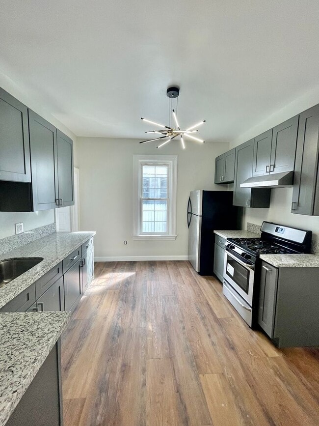 property at 515 E 21st St