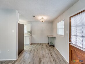 1351 Spitz Kegel View Dr in Canyon Lake, TX - Building Photo - Building Photo