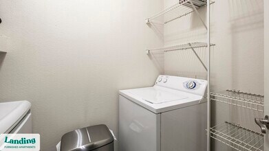 8989 West Rd in Houston, TX - Building Photo - Building Photo